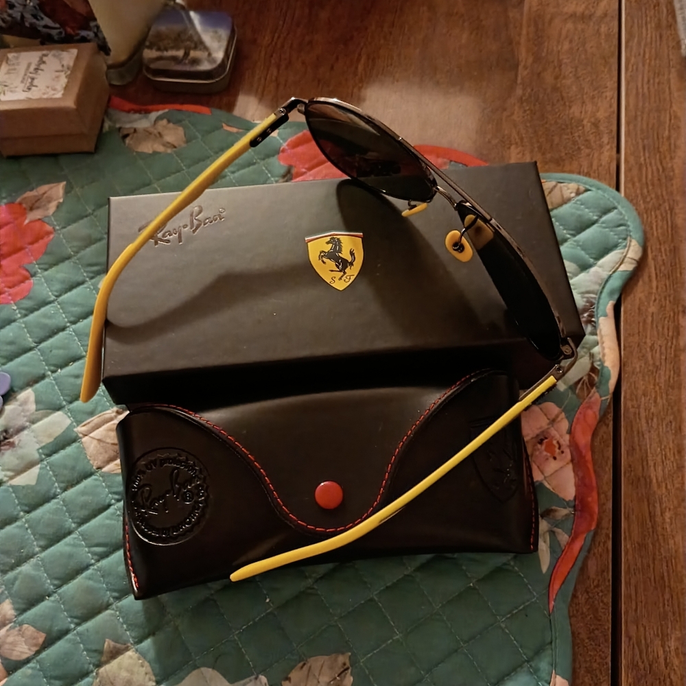 Ray-Ban Scuderia Ferrari Aviator Sunglasses with Blue Lenses and Yellow Temples - Picture 7 of 10